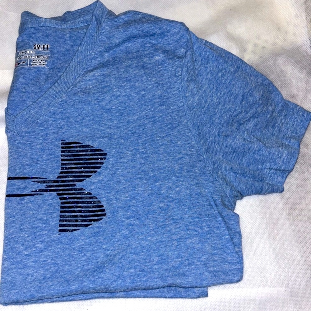 Under Armour Activewear Short Sleeve Athletic Tee Shirt Size Small Shimmer Logo